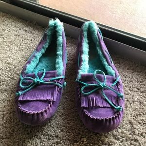 UGG. Women’s purple and teal cozy slide on loafers